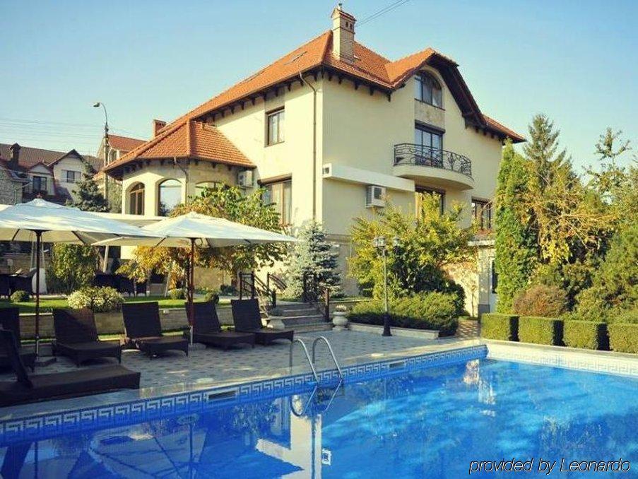 Diplomat Club Hotel คีชีเนา ภายนอก รูปภาพ