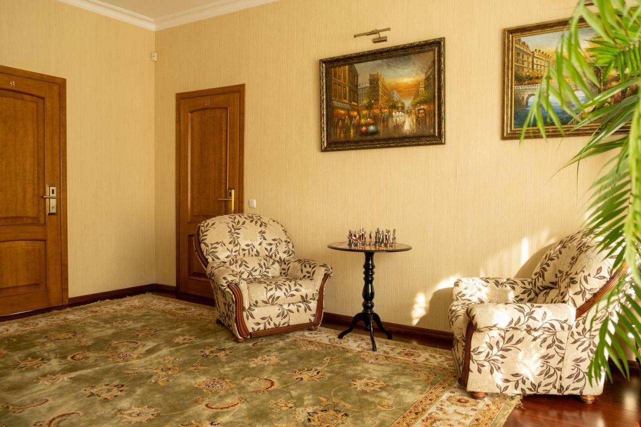 Diplomat Club Hotel คีชีเนา ภายนอก รูปภาพ